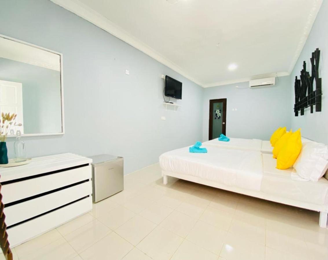 Fat Mermaid Guesthouse Pantai Cenang  Zewnętrze zdjęcie
